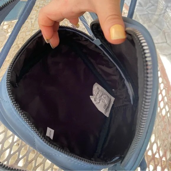 NWT Steve Madden woman's transparent cosmetic bag size medium/ Large - Picture 6 of 9